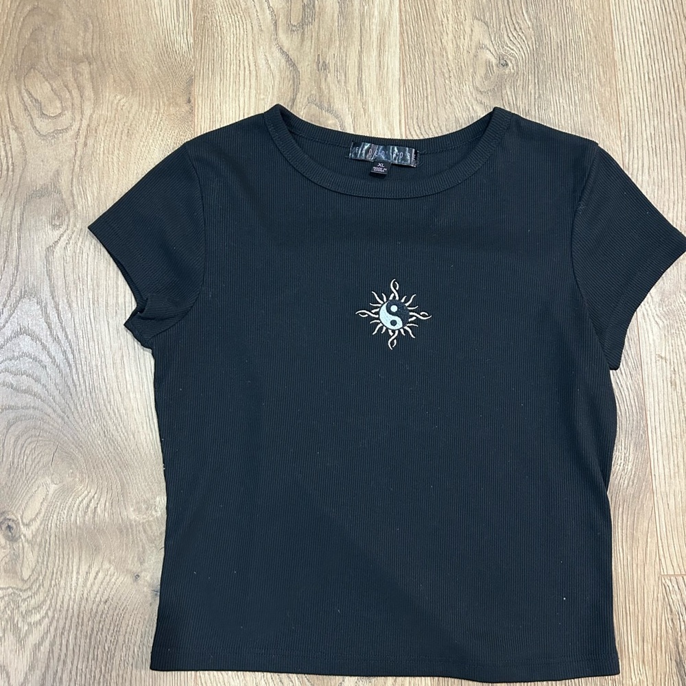 Stylish Black Kids Tee with Yin and Yang Design